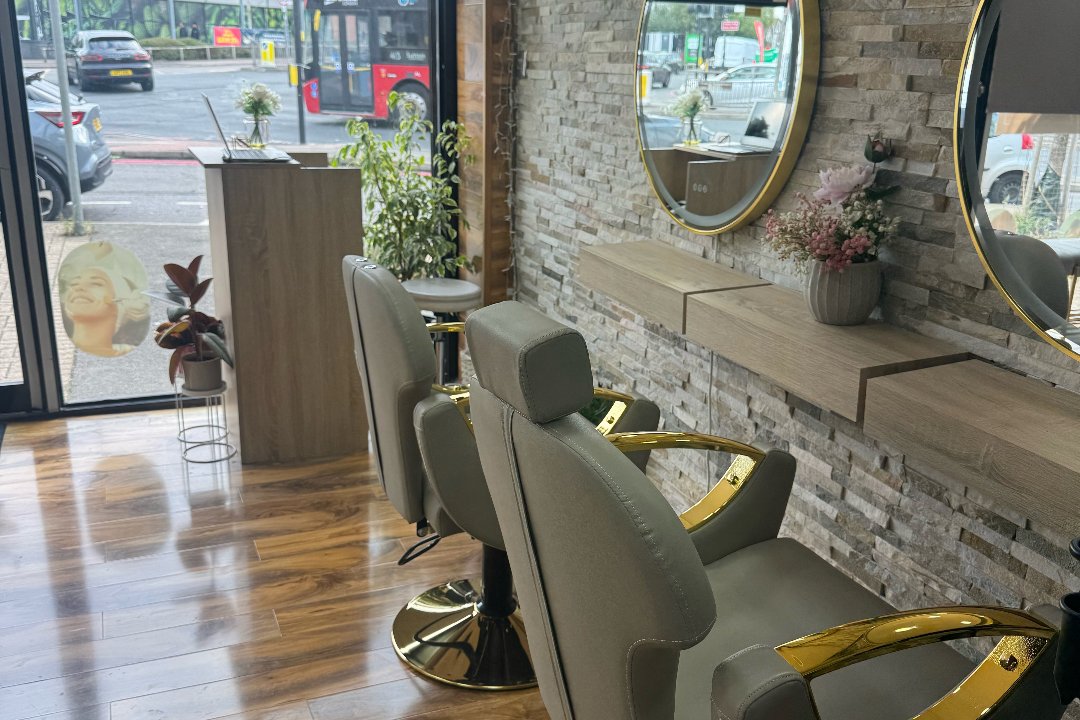 Maria Salon, Sutton Common Park, London