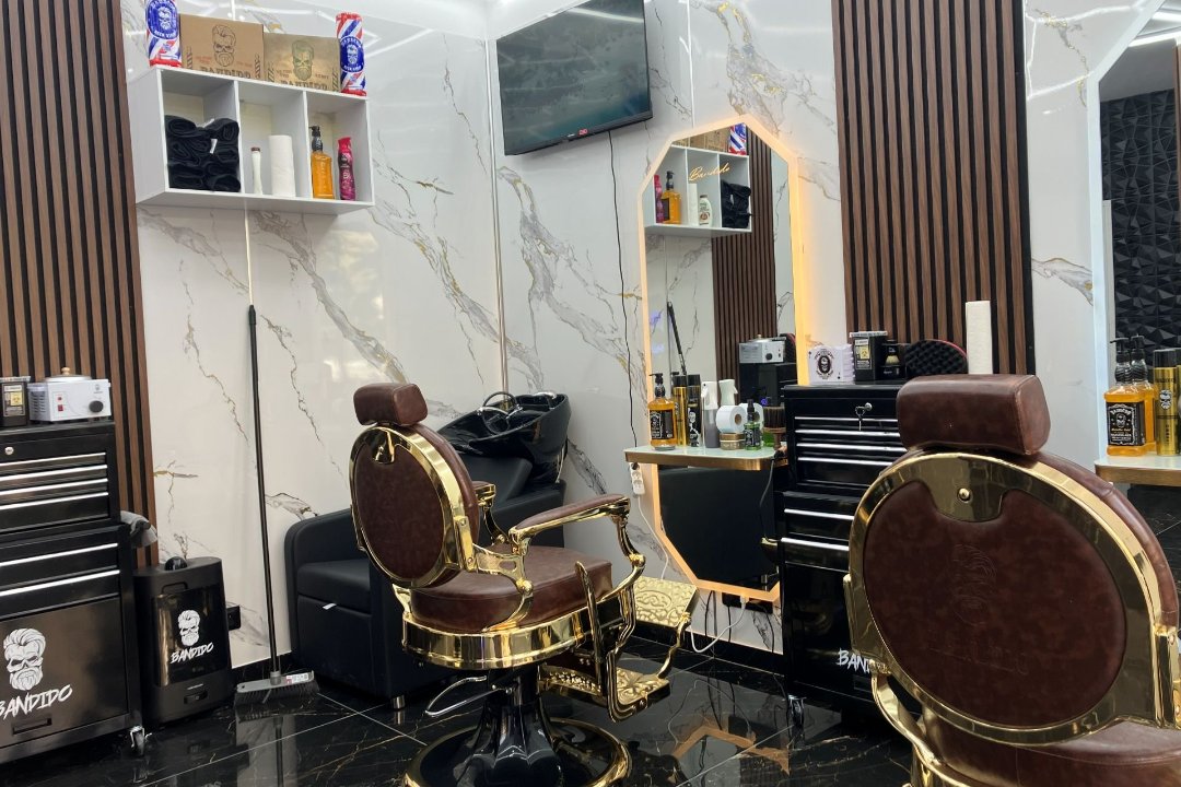 Maison SM Barber, Boulevard Saint-Marcel, Paris