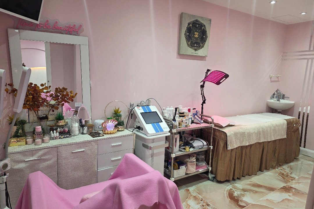 Sixteen Brows & Beauty Studio by Jigna, Elstree, Hertfordshire