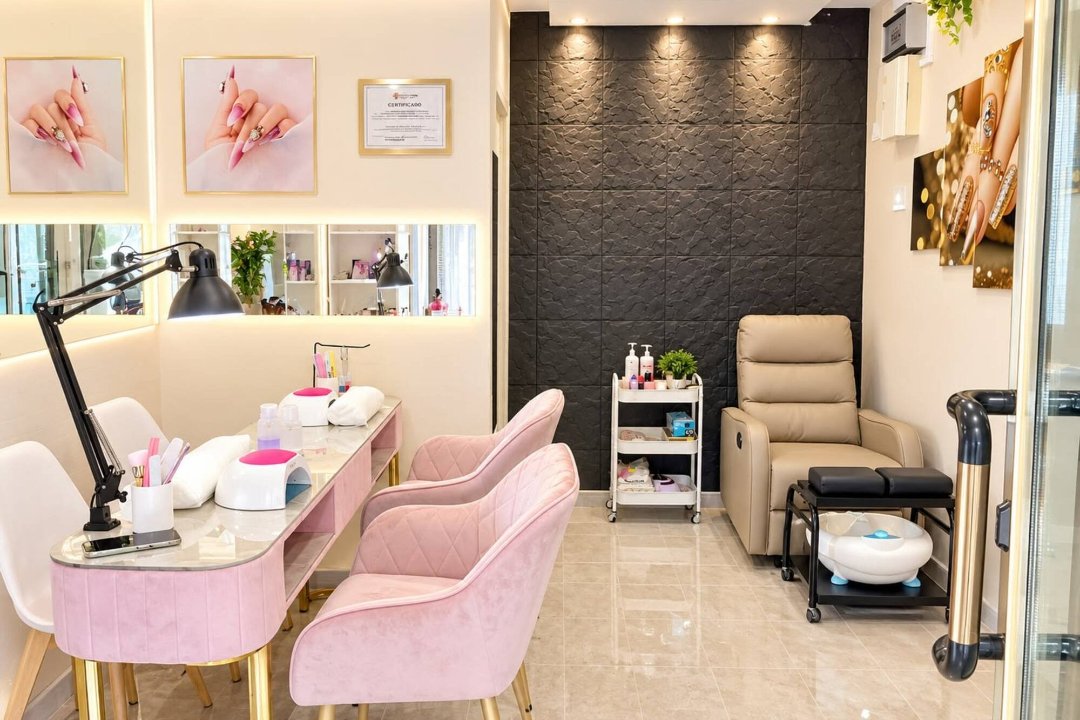 Welcome nails, Segundo Ensanche/Bigarren Zabalgunea, Pamplona