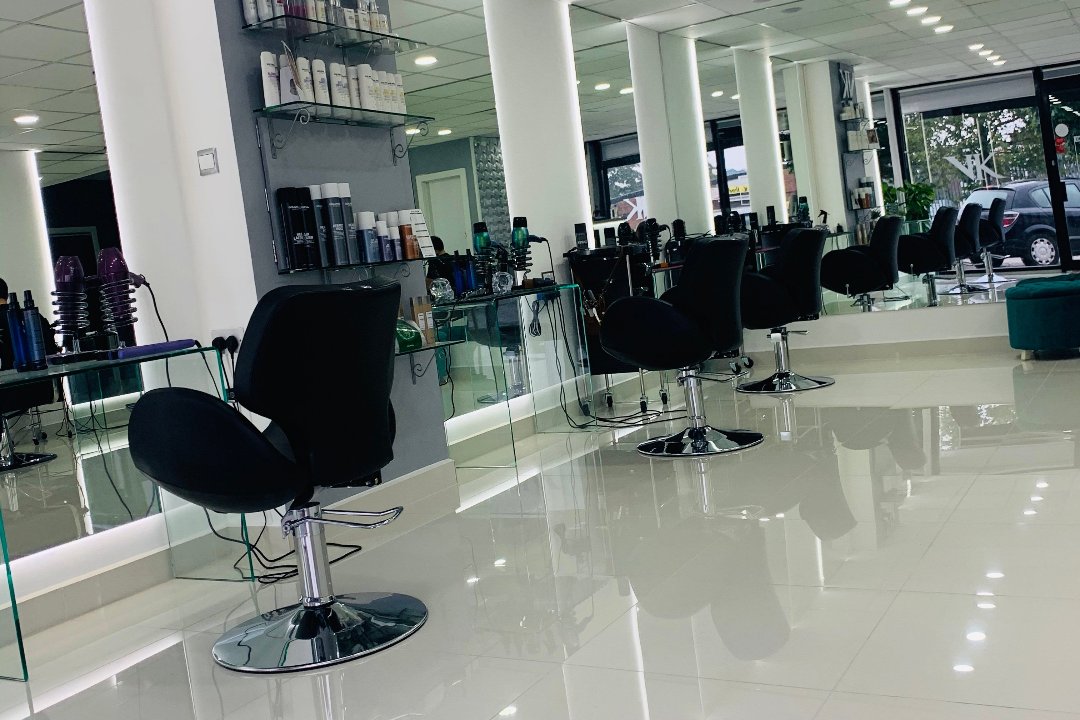 Versus Kosa Unisex Hair Studio, Rainham, London