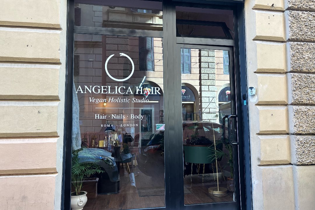Angelica Hair, Salario, Roma