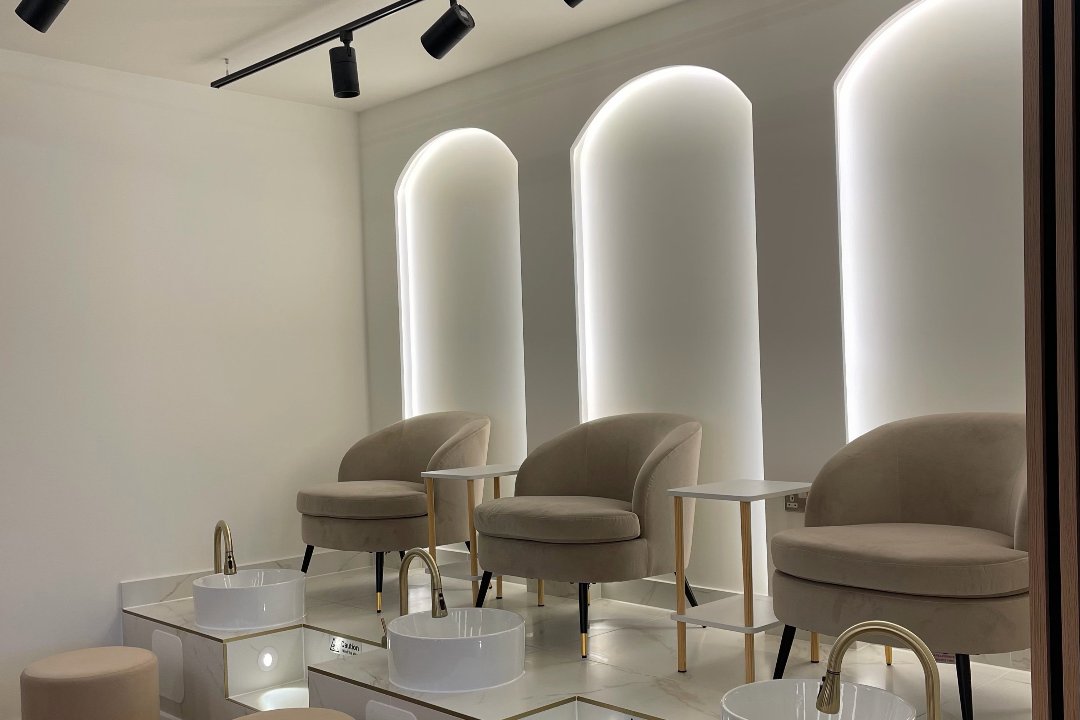 Touché Nail Salon, Woodside Park, London