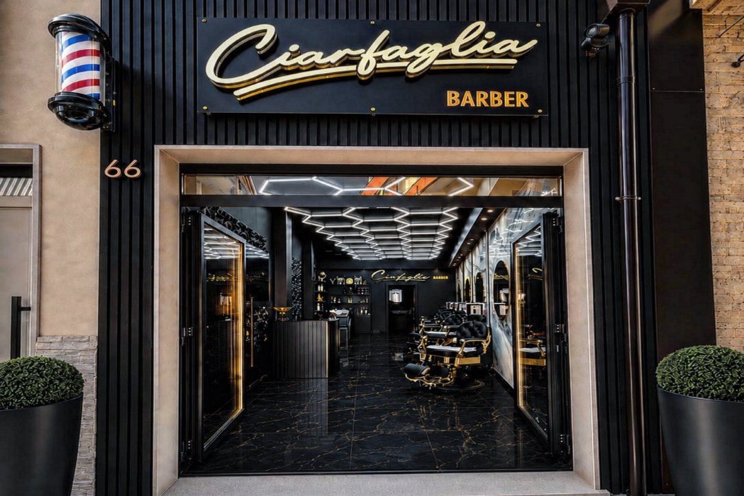 Ciarfaglia Barber, Apricena, Puglia