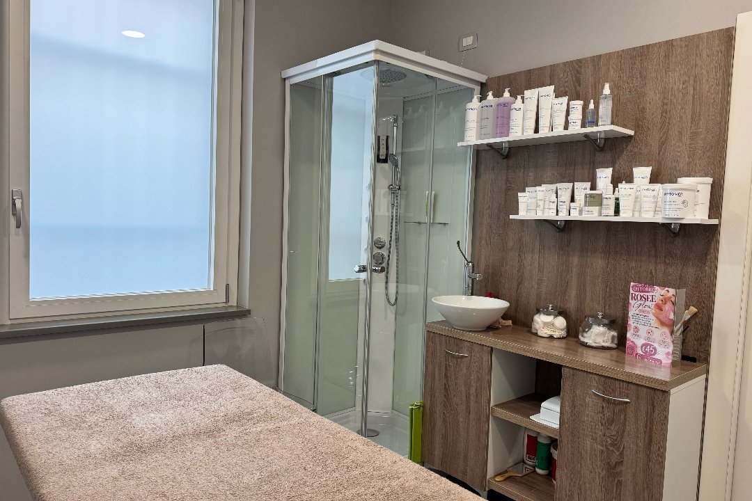 Déa Esthétique c/o Lodi Hair Spa, Busto Arsizio, Lombardia
