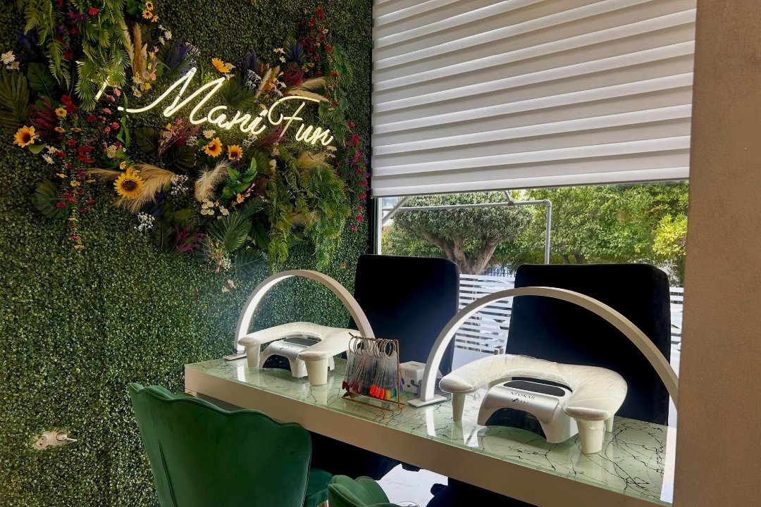 Manifun Beauty Lounge, Αγία Παρασκευή, Αττική