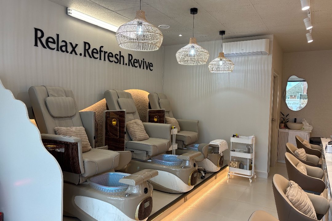 Nail Bar Art, Winton, Dorset
