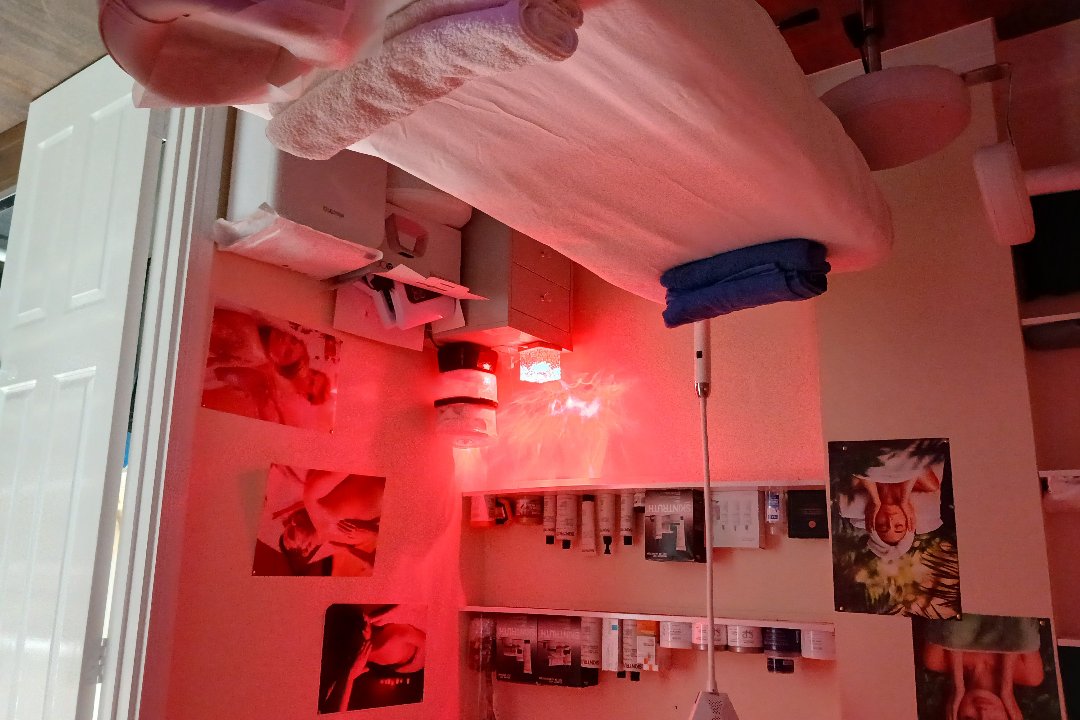 UK Beauty Hair Salon & Luxury Massage, East Croydon, London