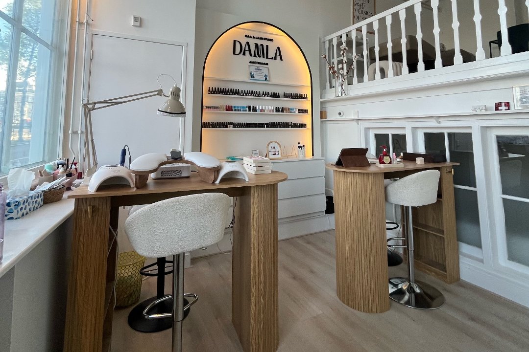 DAMLA STUDIO NAILS & LASHES, Waterlooplein, Amsterdam