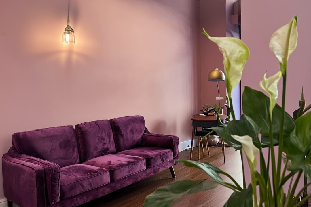 Angelica Hair, Salario, Roma
