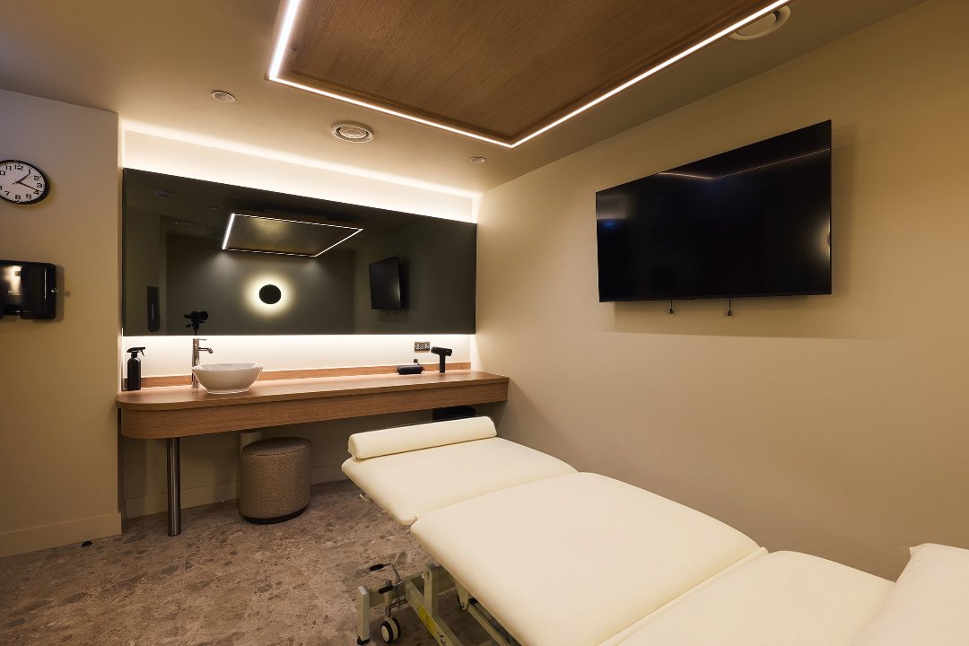 Mara Brami | Holistic Healings, East Smithfield, London