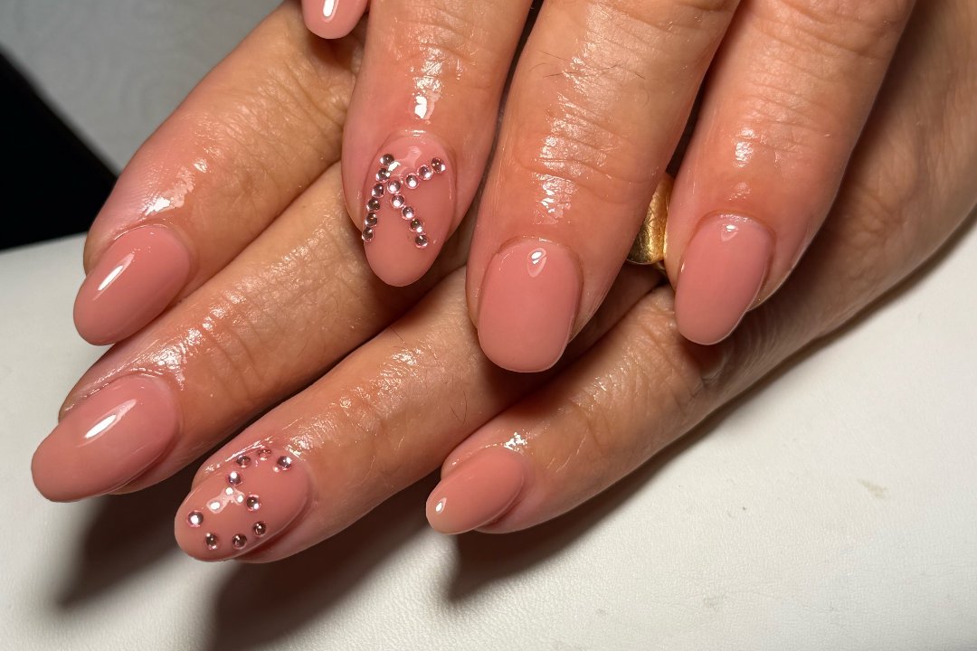 Miki Nails, Agnes Riley Gardens, London
