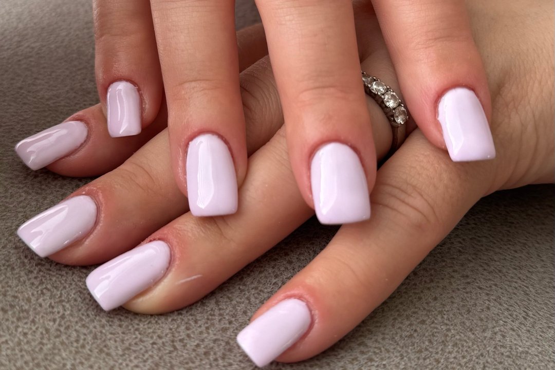 Miki Nails, Agnes Riley Gardens, London