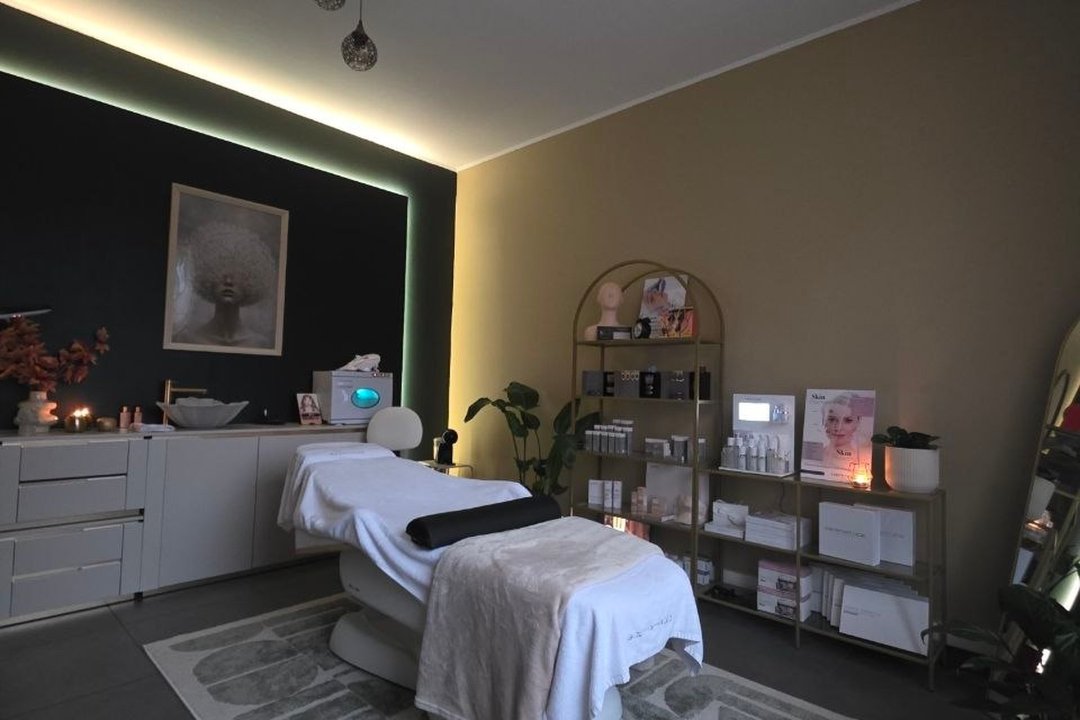 Vaneh Skin Studio, Courtrai