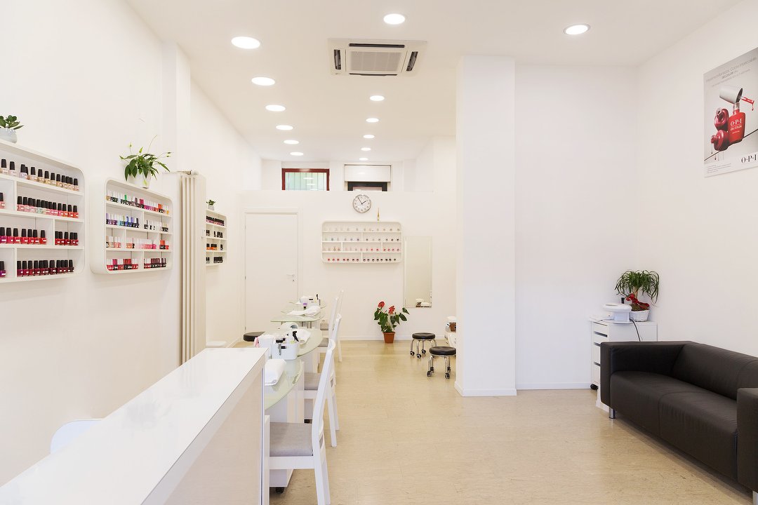 W&J Nail Spa, Sarpi, Milano