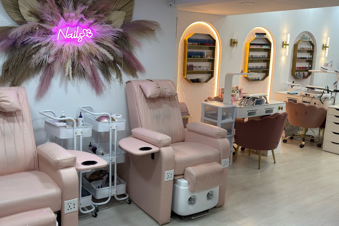 Musas Beauty Center - The look, General Perón, Madrid