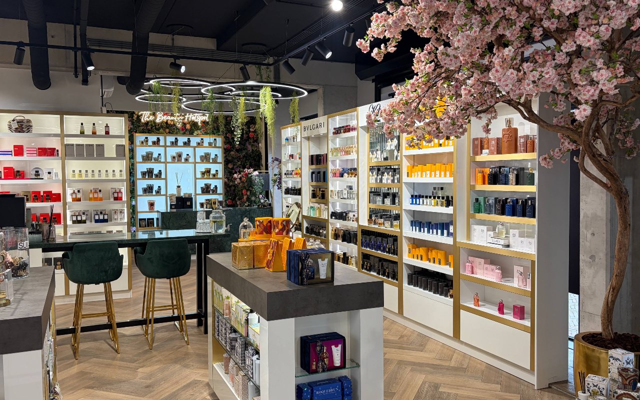 Interieur van MYSC parfumerie @ Rhoon in Rhoon