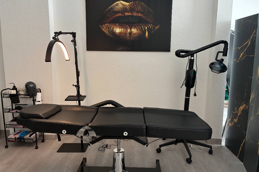 Time for White Bleaching Lounge, Frankfurt am Main