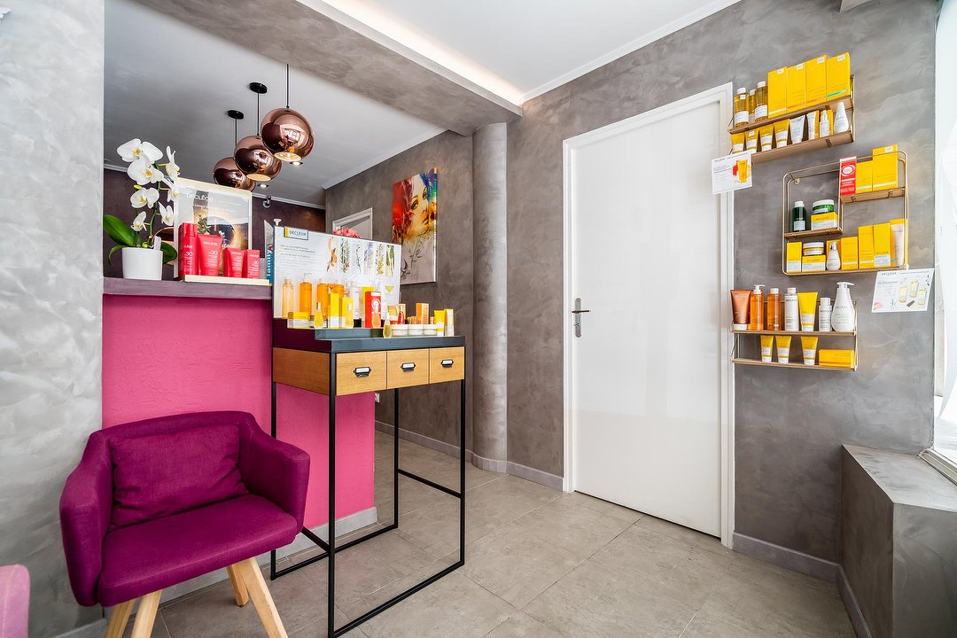 Permanent make up BY Victoria, Place d'Italie, Paris