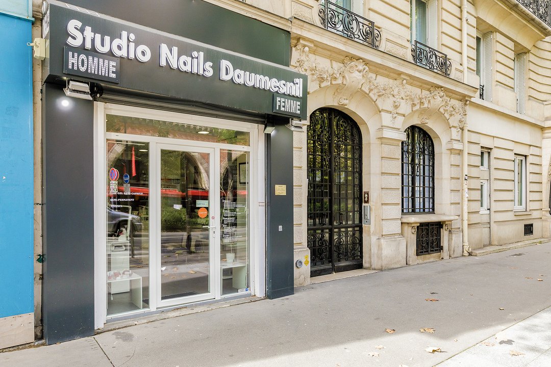 Cindy chez Studio Nails, Gare de Lyon, Paris