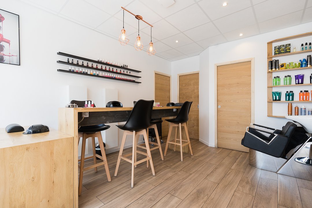 Beauty Bar Gennevilliers Le Salon Du Village Coiffure A Gennevilliers Hauts De Seine Treatwell