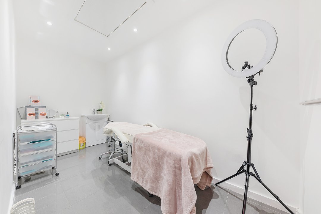Bellissima Makeovers, Enfield Town, London