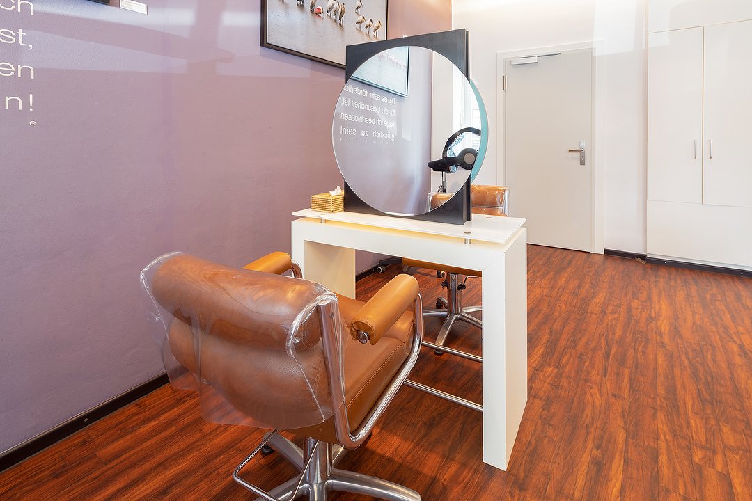 Maro Munich By The English Haircutters Friseur In Schwabing Munchen Treatwell