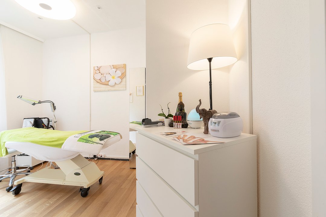Jana Beauty, Kreis 1, Zürich