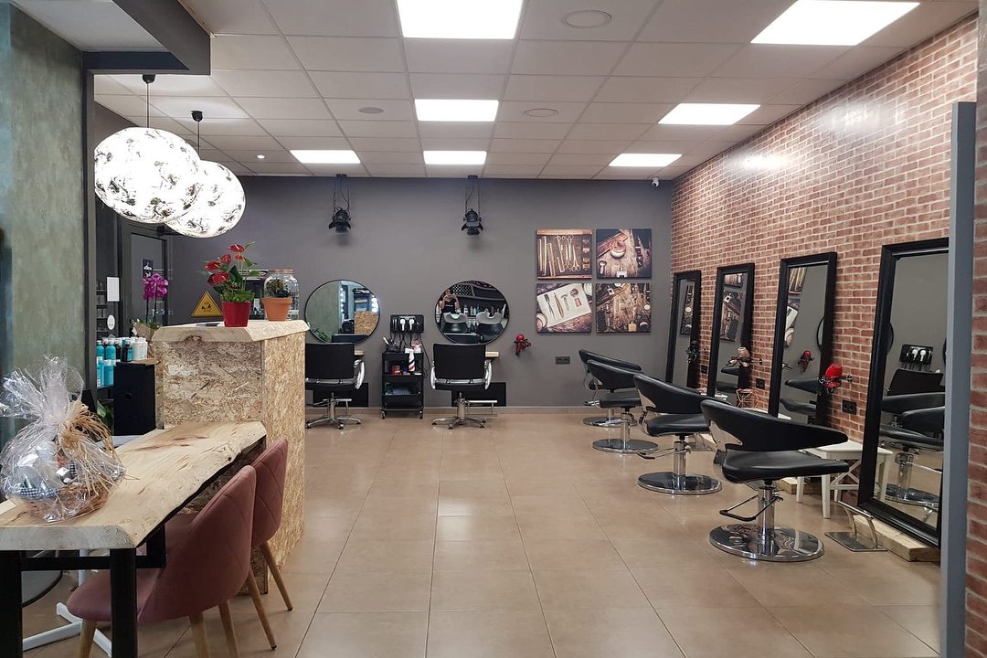 Laura Montenegro Hair Salon, Sector Berardo, Provincia de Barcelona