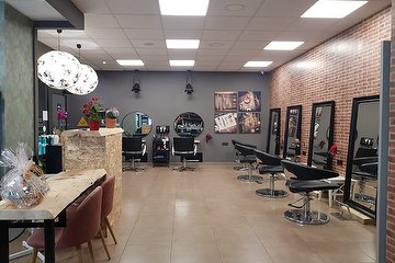 Laura Montenegro Hair Salon