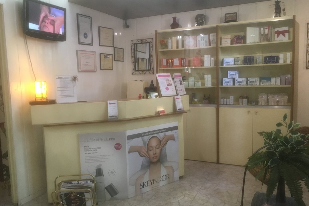 BeYoutiful Barcelona - Lash, Brow & Beauty Lounge, El Fort Pienc, Barcelona