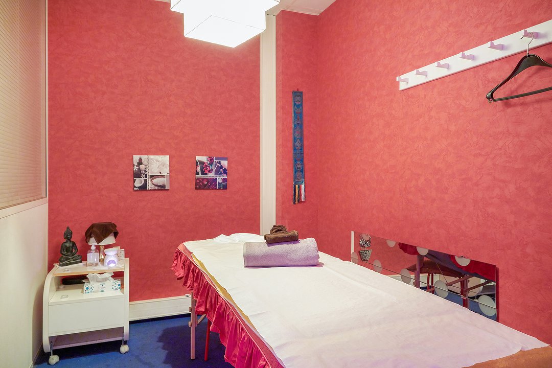 Tibetan Healing Spa Center, Métro Château de Vincennes, Paris