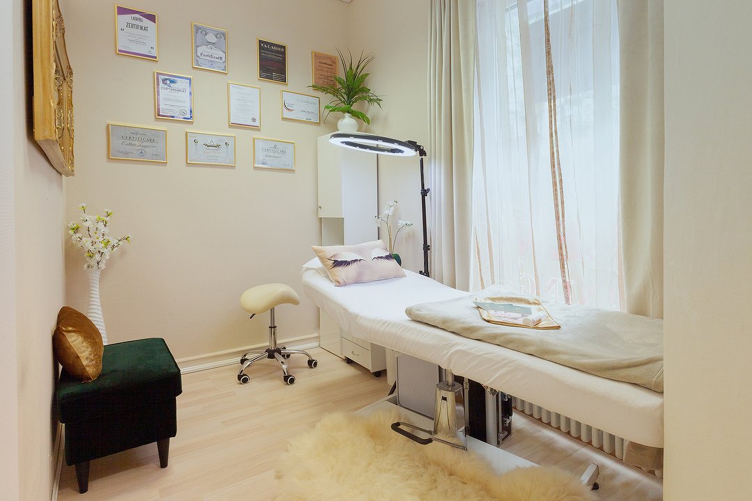 Esther, Charlottenburg, Berlin