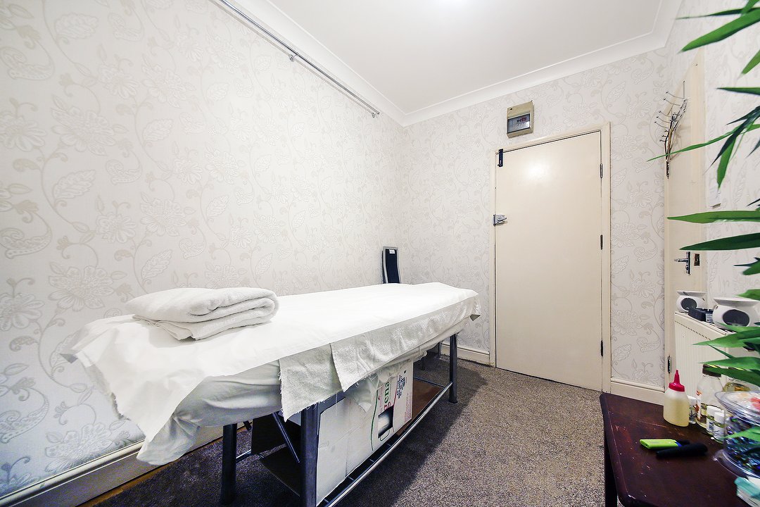Na Naa Thai Massage, Kilburn, London