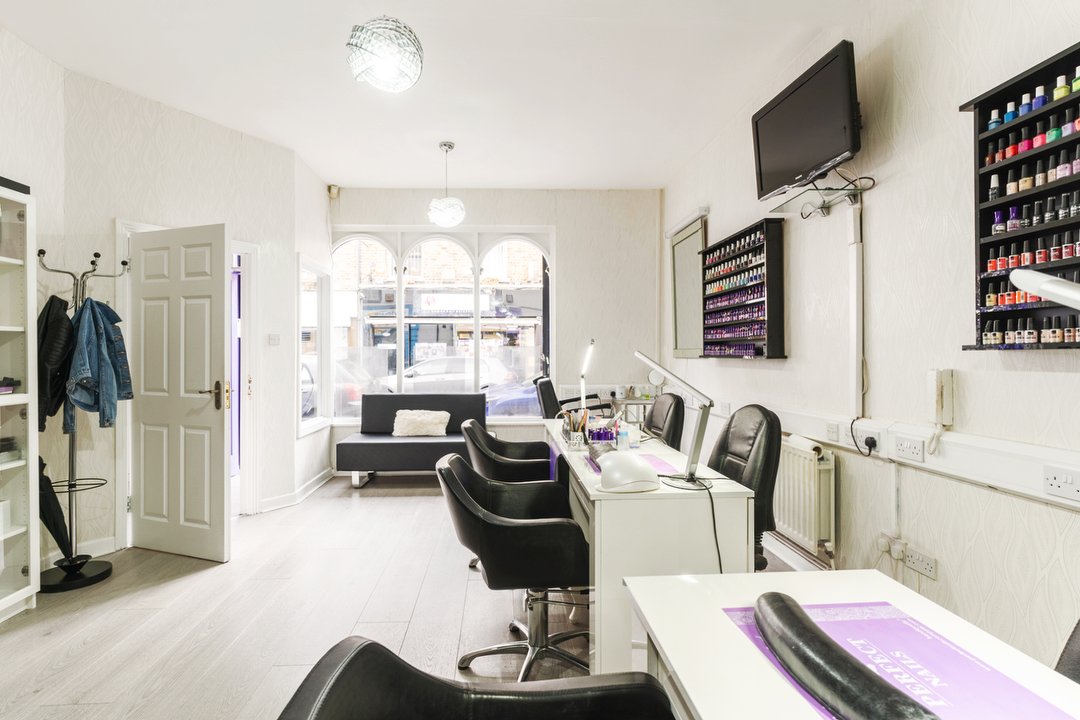 De Luxe Nail & Beauty, Dublin 1, Dublin