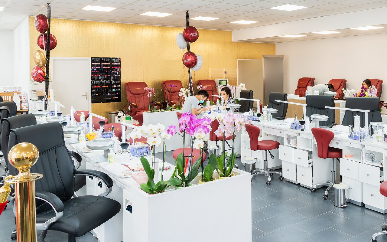 Rosa Bild: Nagelstudio Koln Holweide Bergisch Gladbacher Str