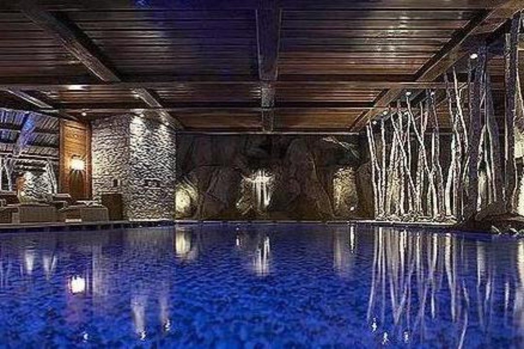 Givenchy Spa, Courchevel - Meribel, Rhône-Alpes