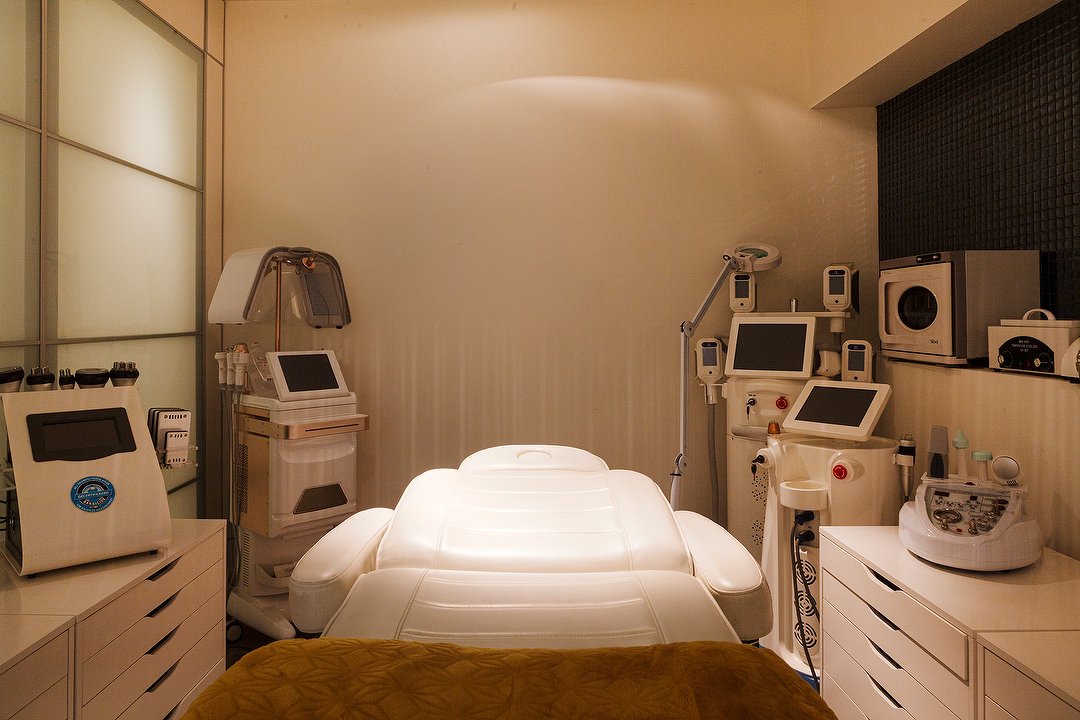 Dimension Beauty, Nieuwezijds Voorburgwal, Amsterdam