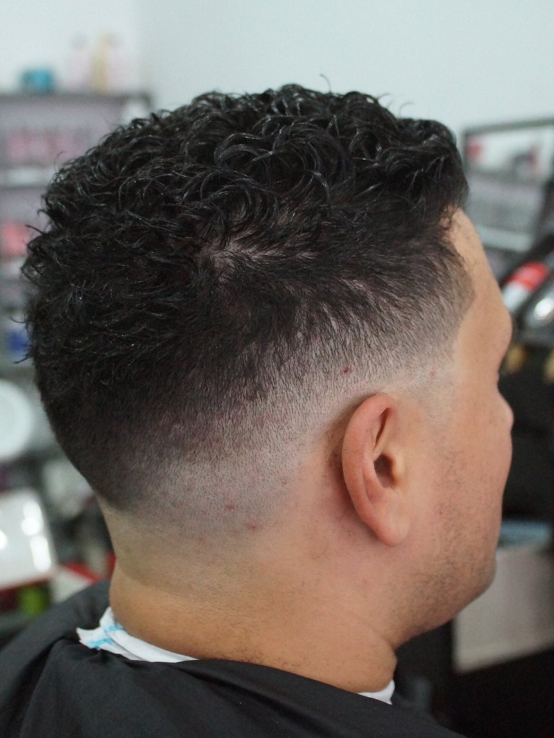 Rotterdam Icon Barbershop Barbershop In Zwart Janstraat Rotterdam Treatwell