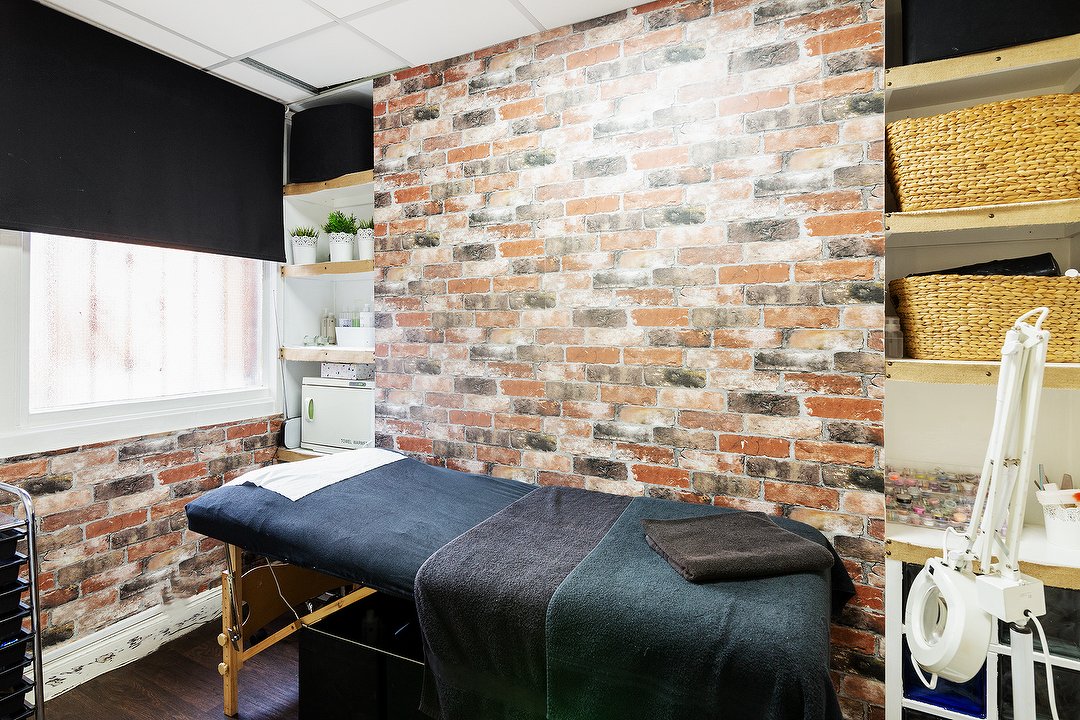 Bronzerie Salon, Meanwood, Leeds