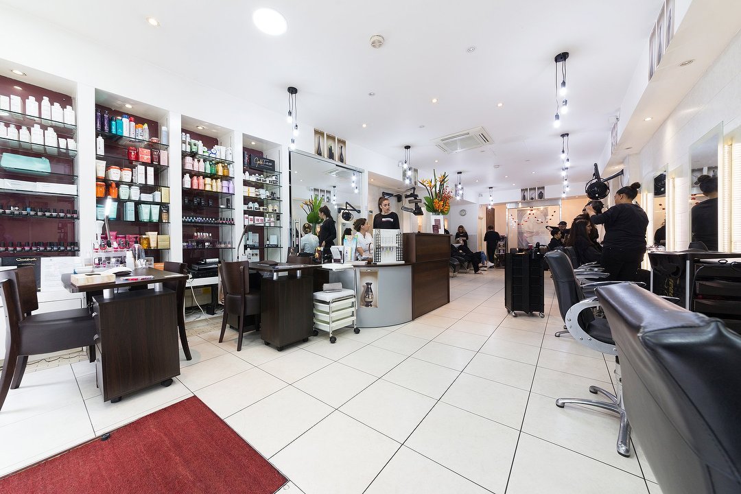 Vicky's Beauty, Queensway, London
