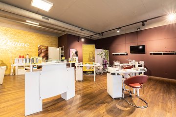 Divine Nails & Beauty - Lenzburg