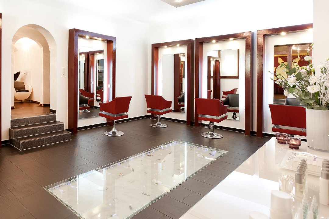 SHADÉ Friseur - Kosmetik - Make Up, Pforzheim