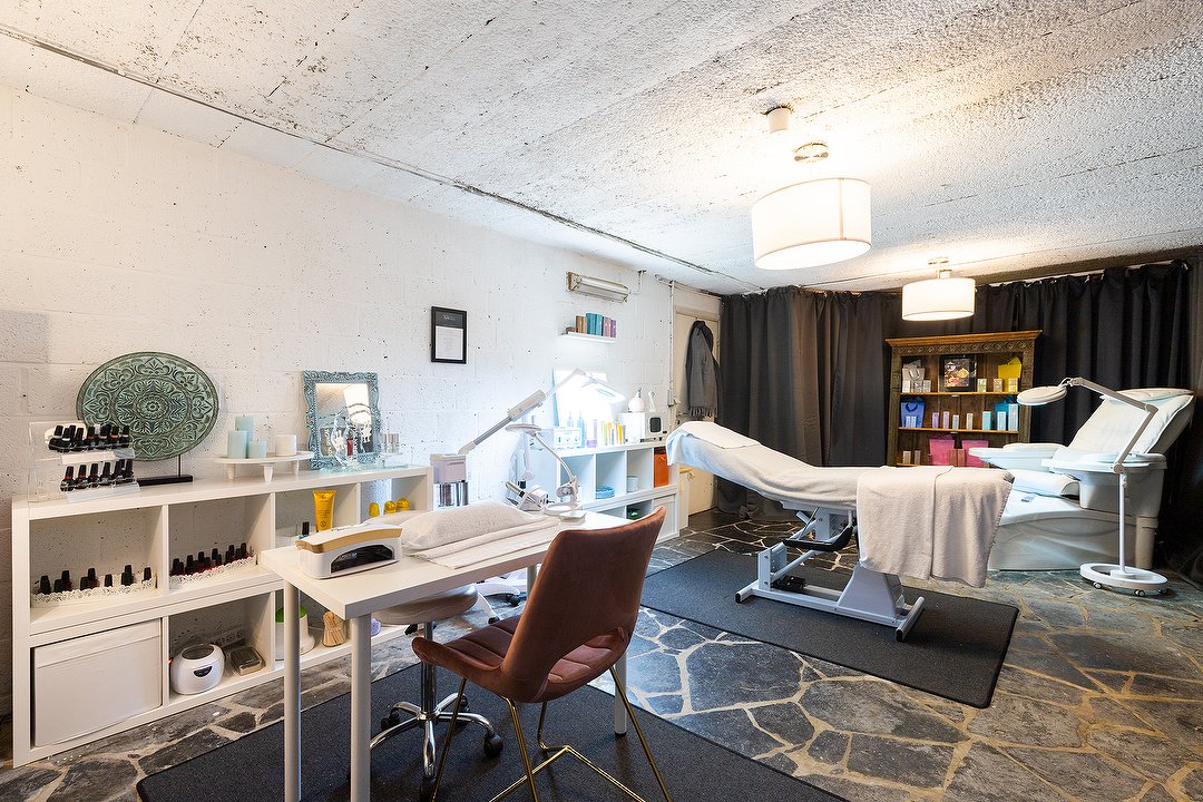 Anti aging solutions, Helmet, Schaerbeek
