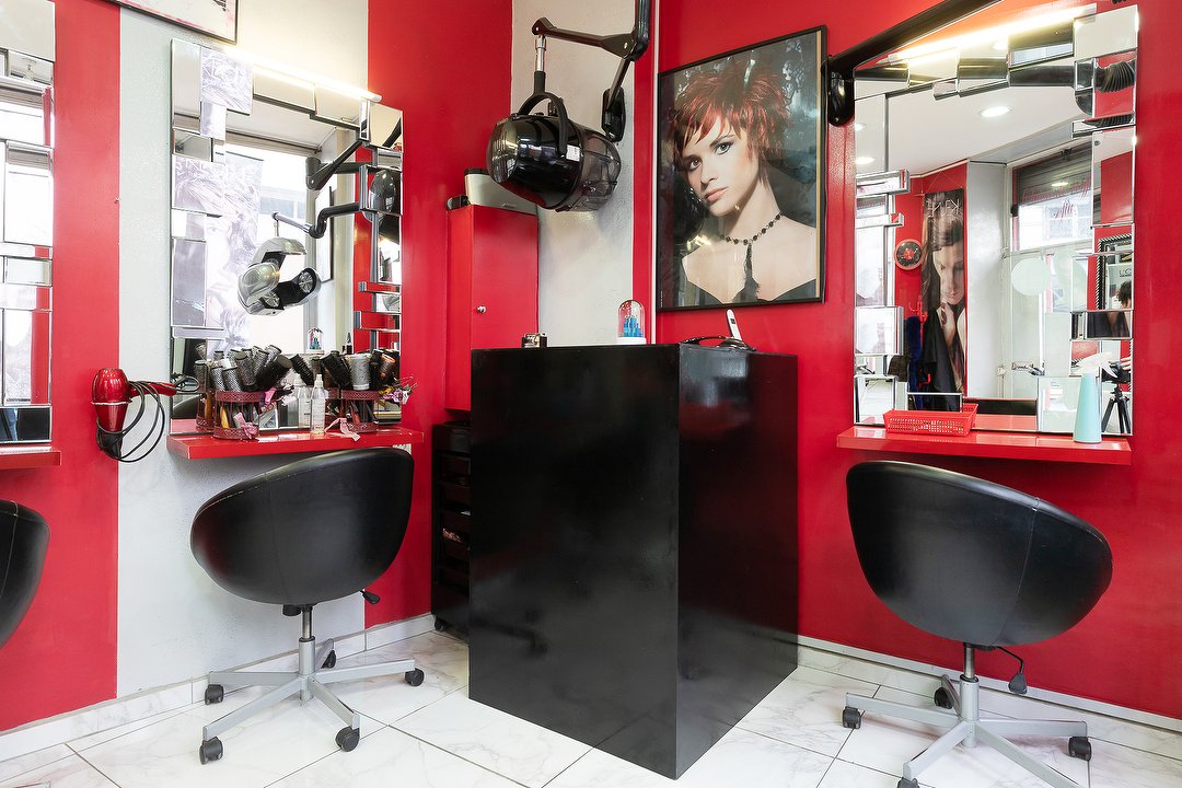 Salon Sofia, Clignancourt, Paris