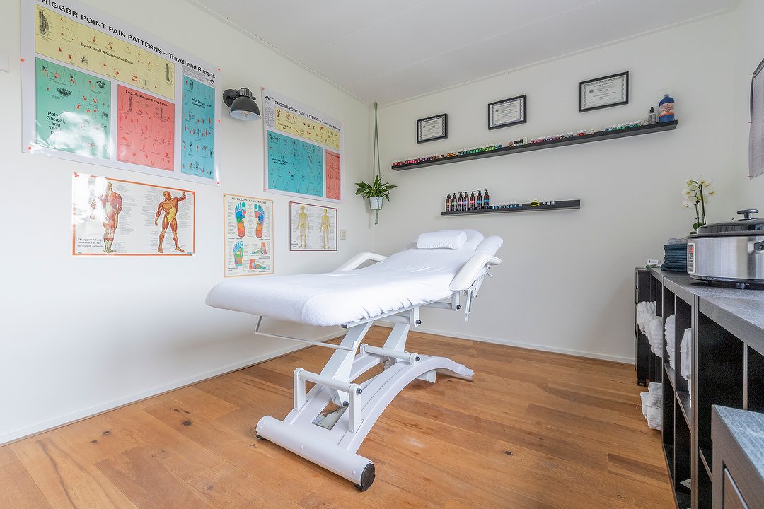 Release stress by Tess, Stedenwijk, Almere