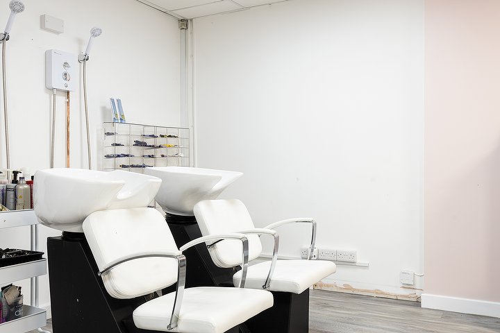 Glam Clinic - Sourcils & cils Stanningley - Photo de galerie - OneBooking