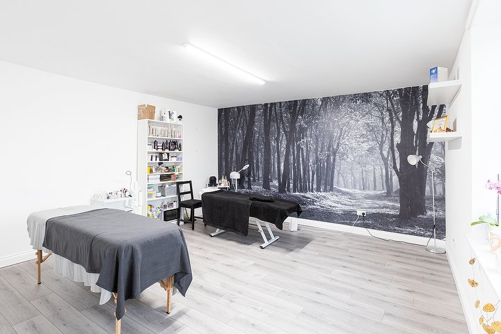 Glam Clinic - Sourcils & cils Stanningley - Photo de galerie - OneBooking