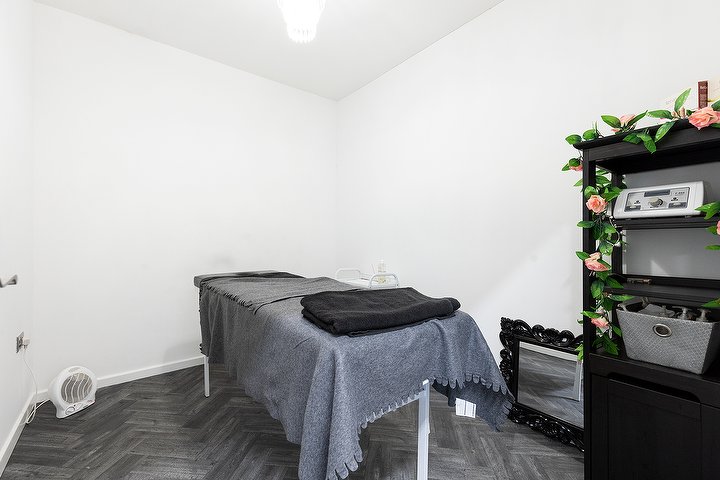 Glam Clinic - Sourcils & cils Stanningley - Photo de galerie - OneBooking
