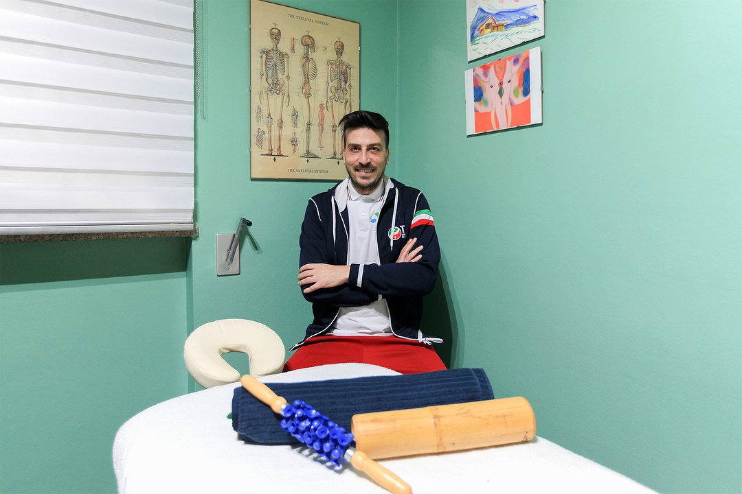 Alessandro Marinaccio Massage Therapy, Washington, Milano